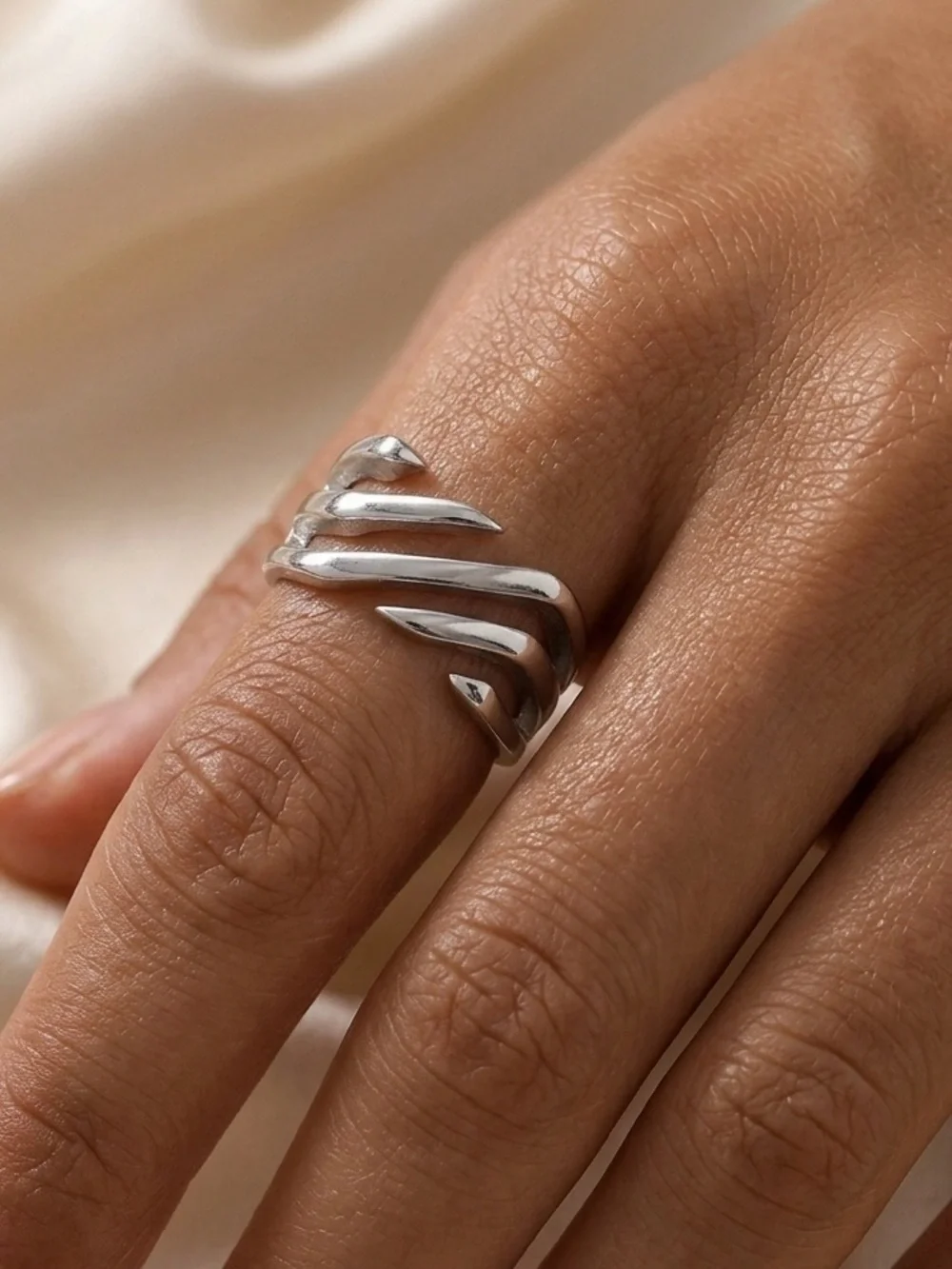 925 Sterling Silver Open Chevron Band Ring - Picture 2 of 6